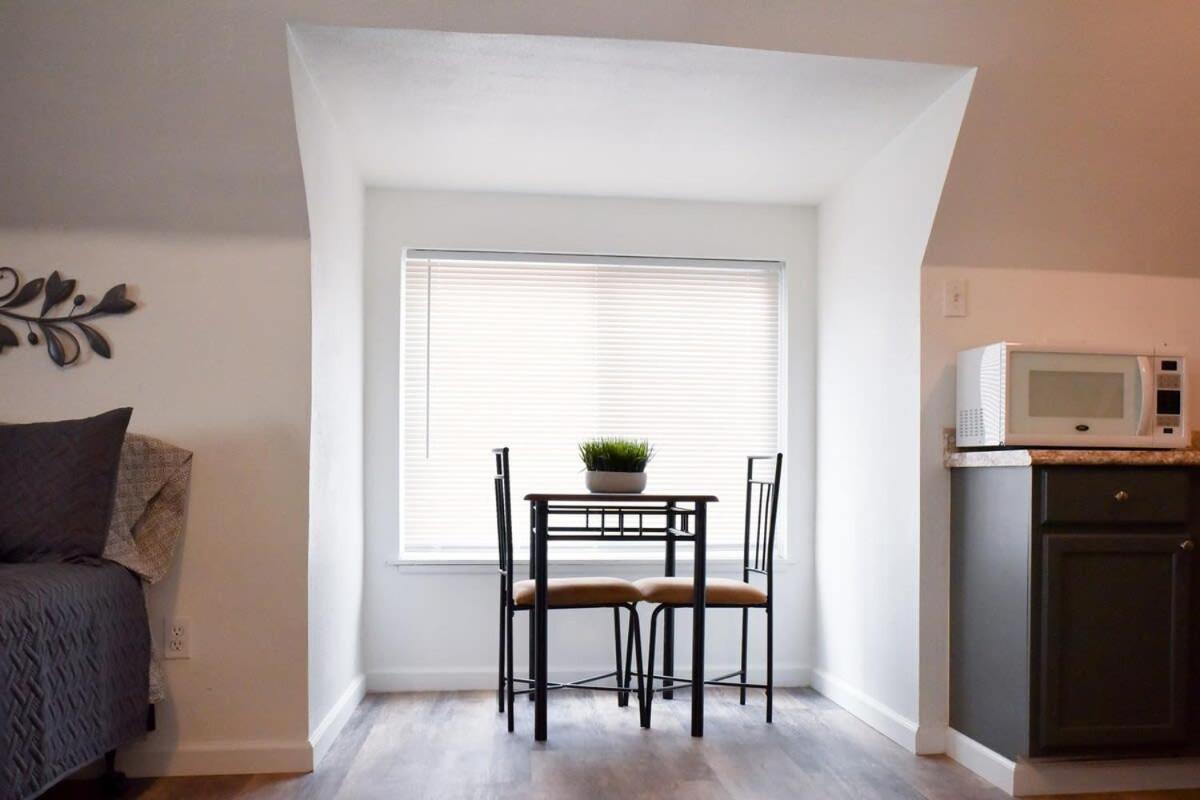 Unwind In A Bright Comfortable Apartment For 3 Pittsburgh Exterior photo